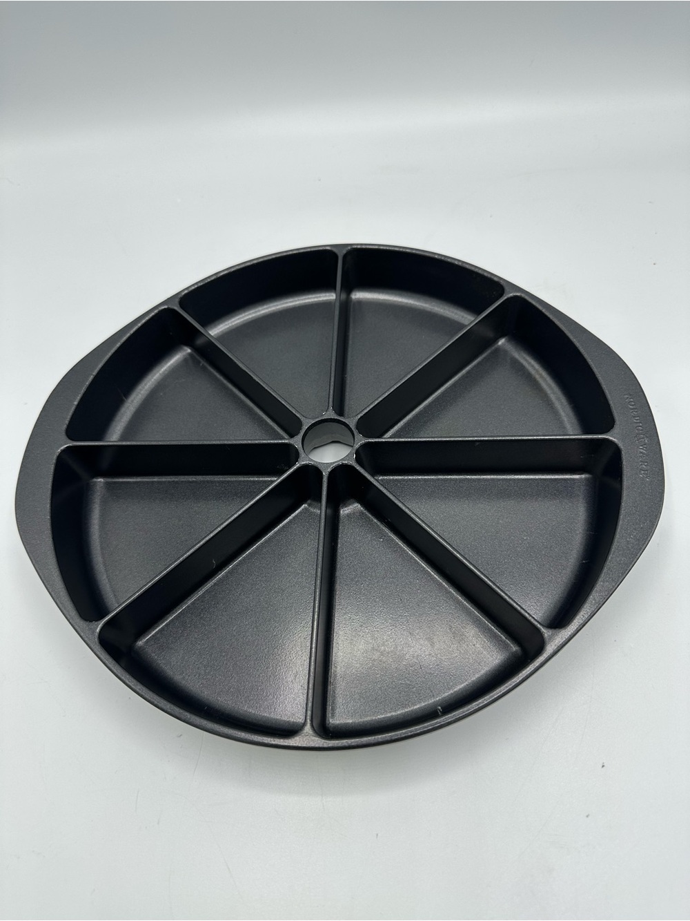 Nordic Ware Scone & Cornbread Round Pan Heavy Cast Aluminum 8 Sections 9 1/2”